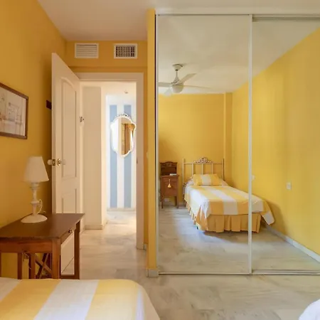 Lunamar Apartment